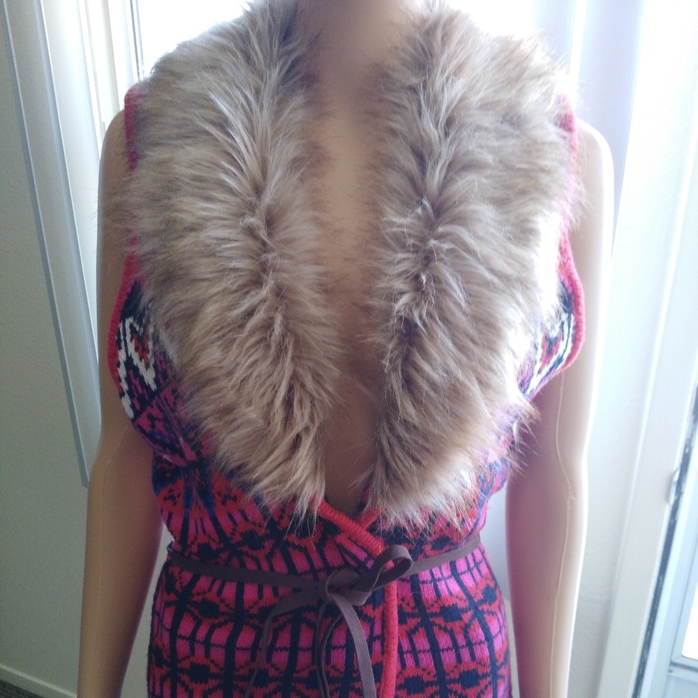 H & M fur vest